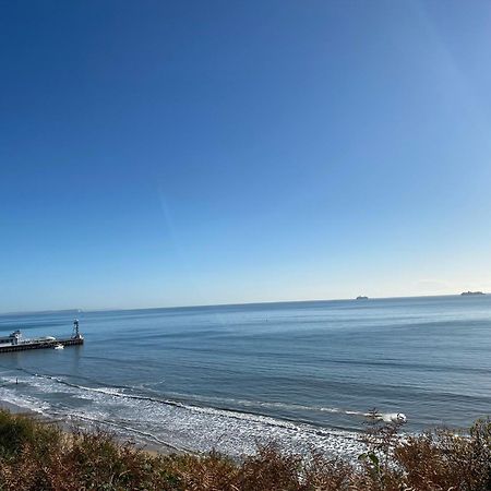Bournemouth Beachfront Retreat 3 Bedroom 3 Bathroom Seaside B&B With Free Parking Kültér fotó