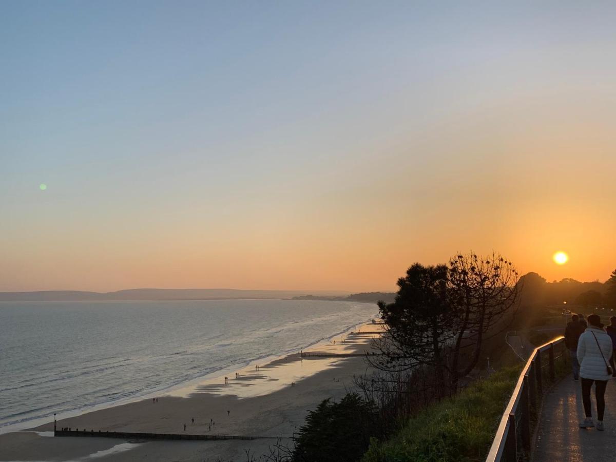 Bournemouth Beachfront Retreat 3 Bedroom 3 Bathroom Seaside B&B With Free Parking Kültér fotó