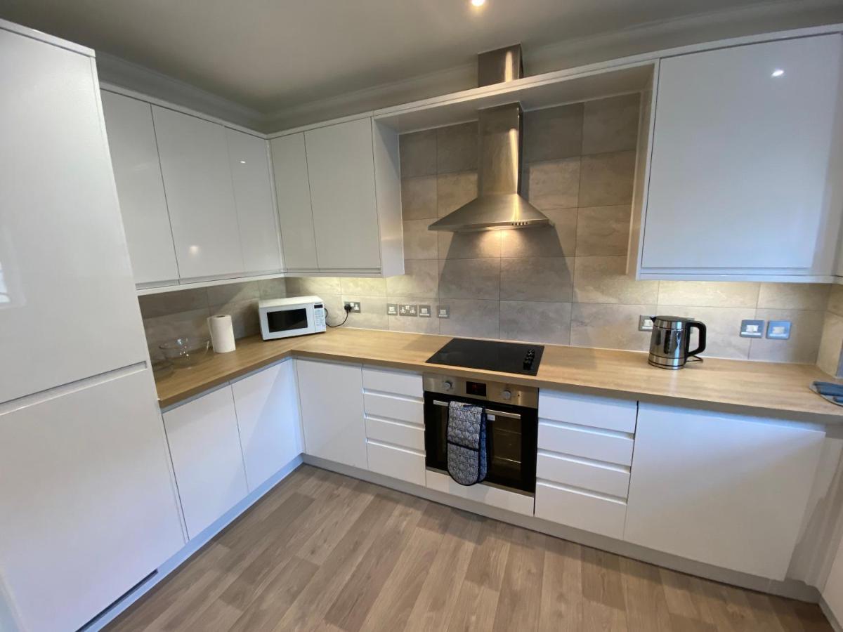Bournemouth Beachfront Retreat 3 Bedroom 3 Bathroom Seaside B&B With Free Parking Kültér fotó