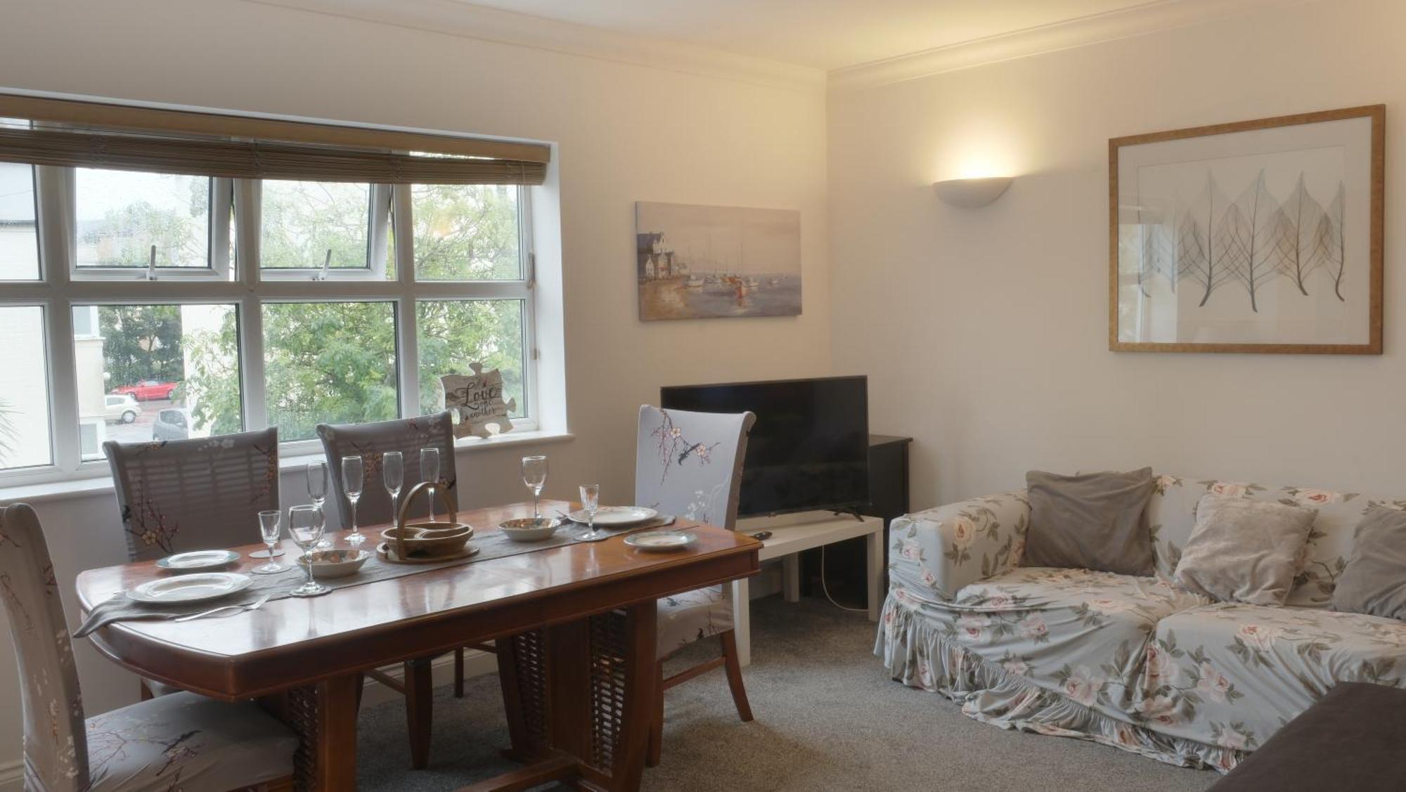 Bournemouth Beachfront Retreat 3 Bedroom 3 Bathroom Seaside B&B With Free Parking Kültér fotó