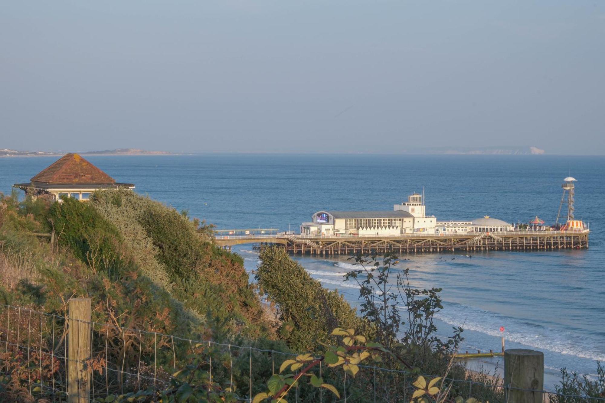 Bournemouth Beachfront Retreat 3 Bedroom 3 Bathroom Seaside B&B With Free Parking Kültér fotó