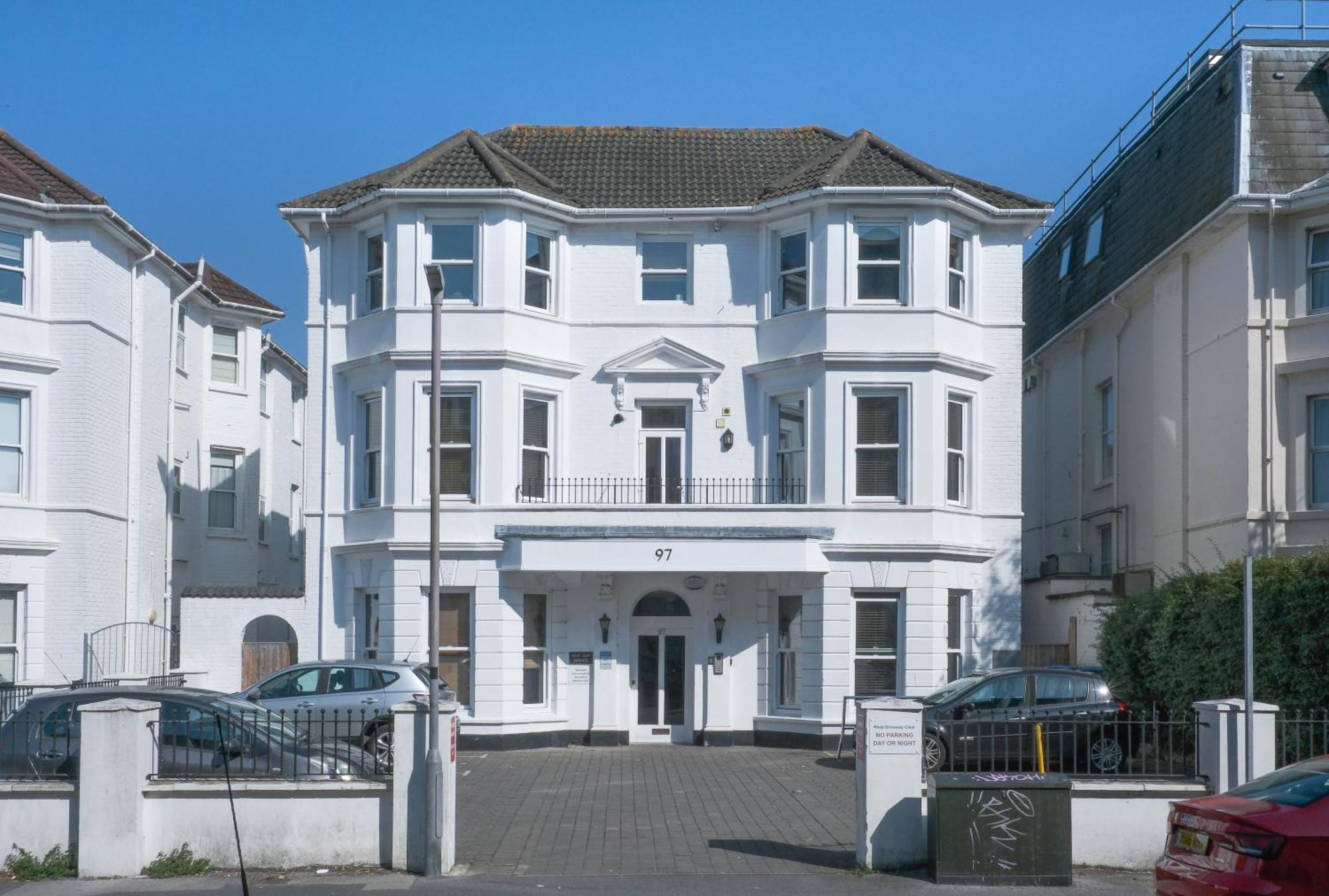Bournemouth Beachfront Retreat 3 Bedroom 3 Bathroom Seaside B&B With Free Parking Kültér fotó