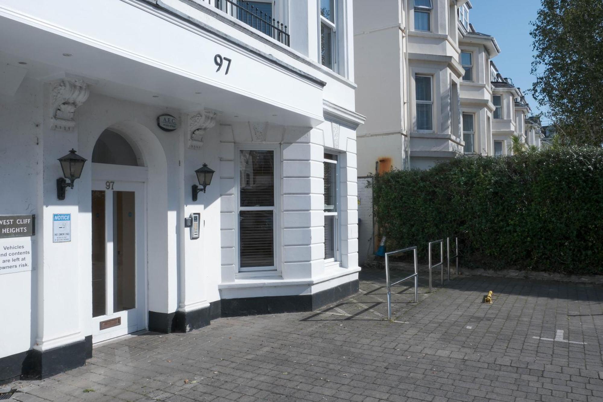 Bournemouth Beachfront Retreat 3 Bedroom 3 Bathroom Seaside B&B With Free Parking Kültér fotó