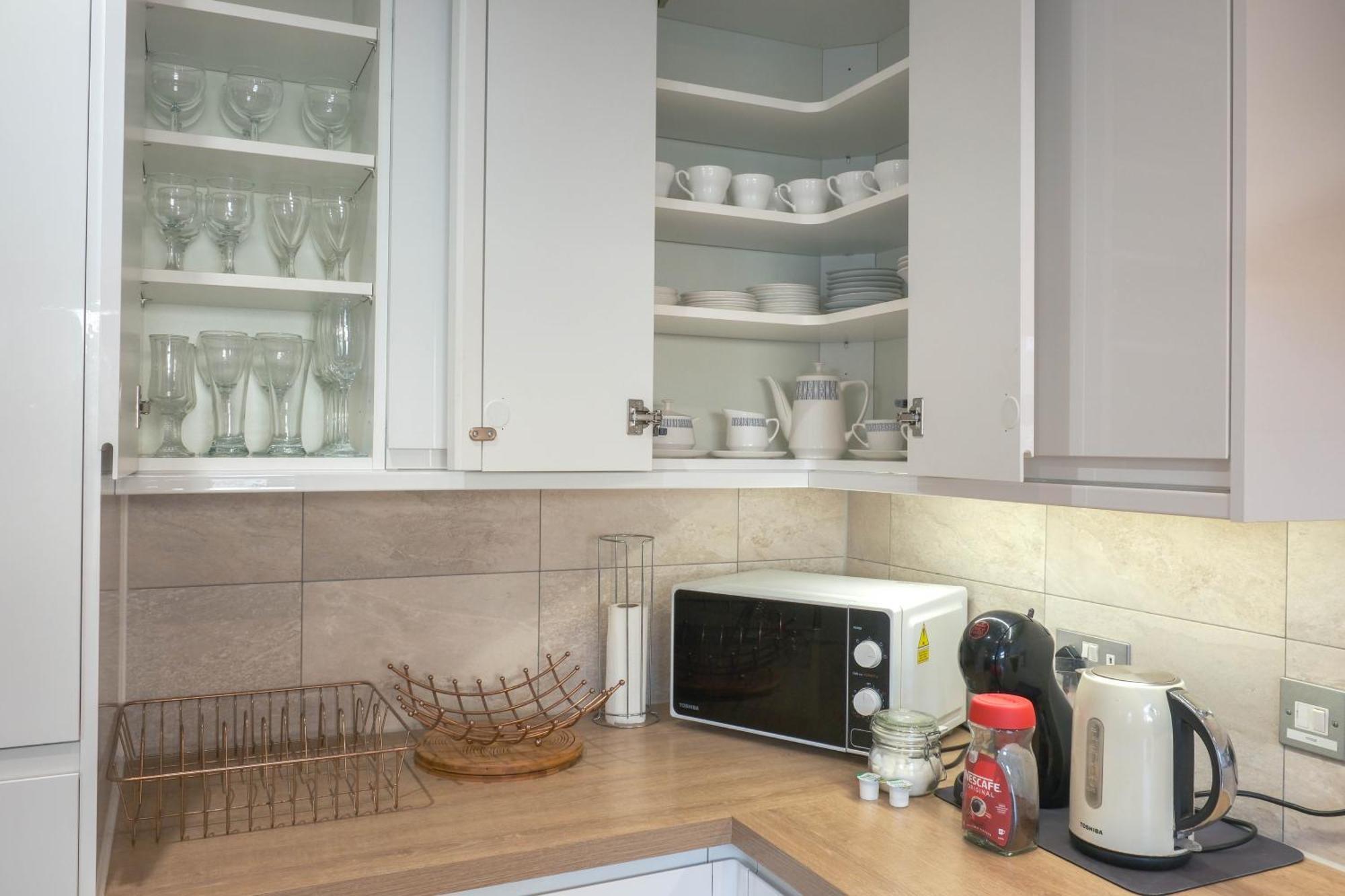 Bournemouth Beachfront Retreat 3 Bedroom 3 Bathroom Seaside B&B With Free Parking Kültér fotó