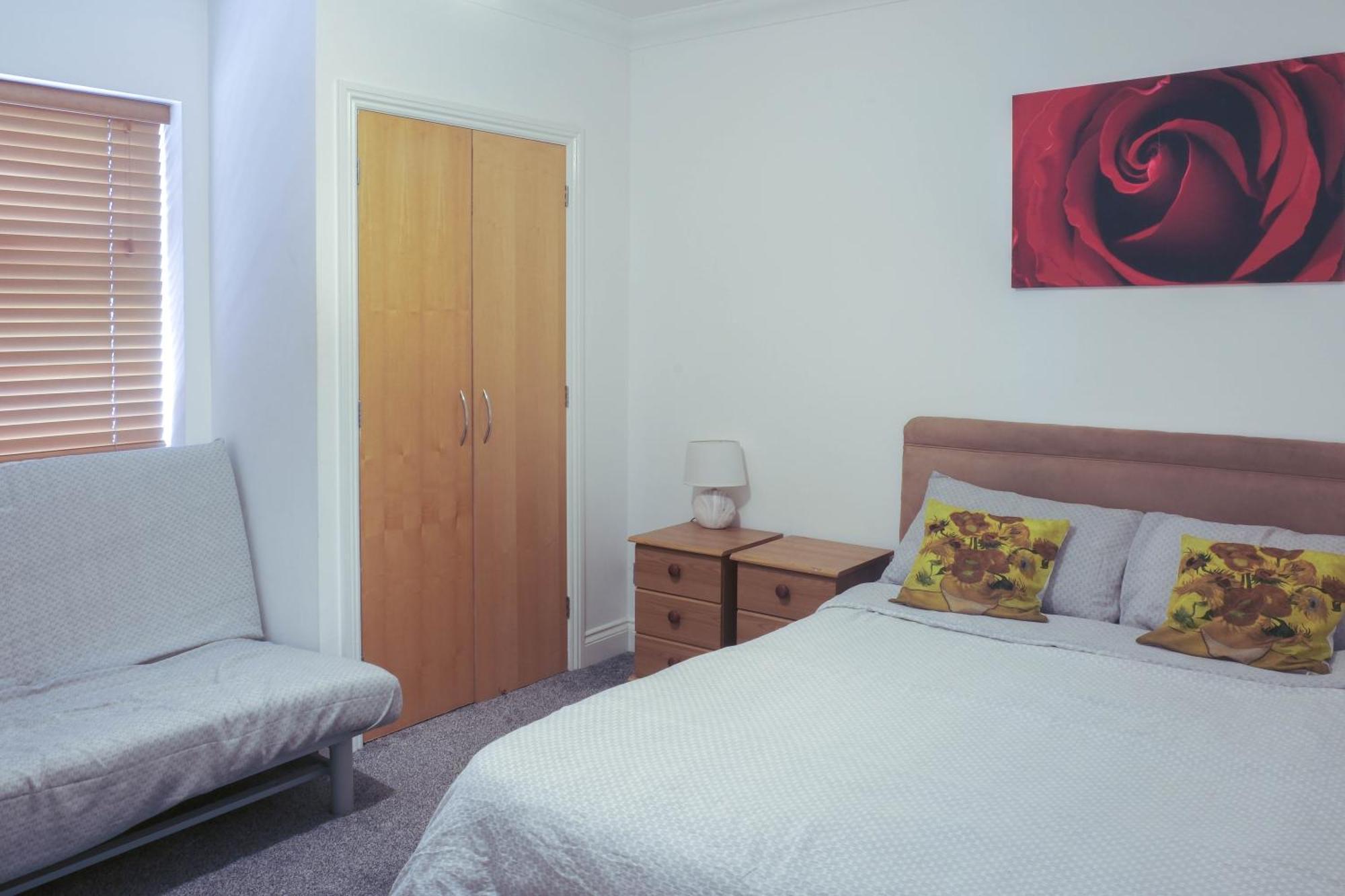 Bournemouth Beachfront Retreat 3 Bedroom 3 Bathroom Seaside B&B With Free Parking Kültér fotó